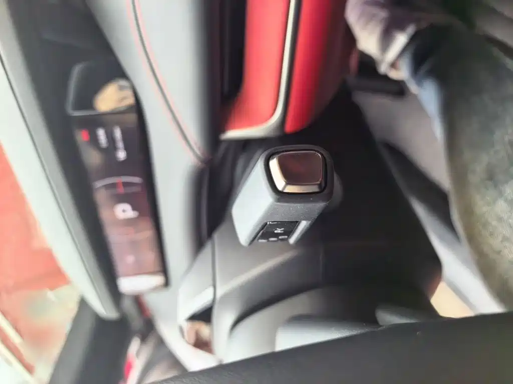 Xiaomi SU7 — миниатюра 12