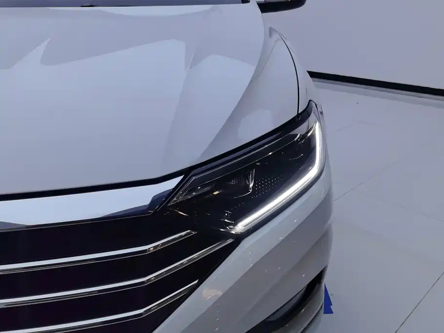 Volkswagen Sagitar — миниатюра 5