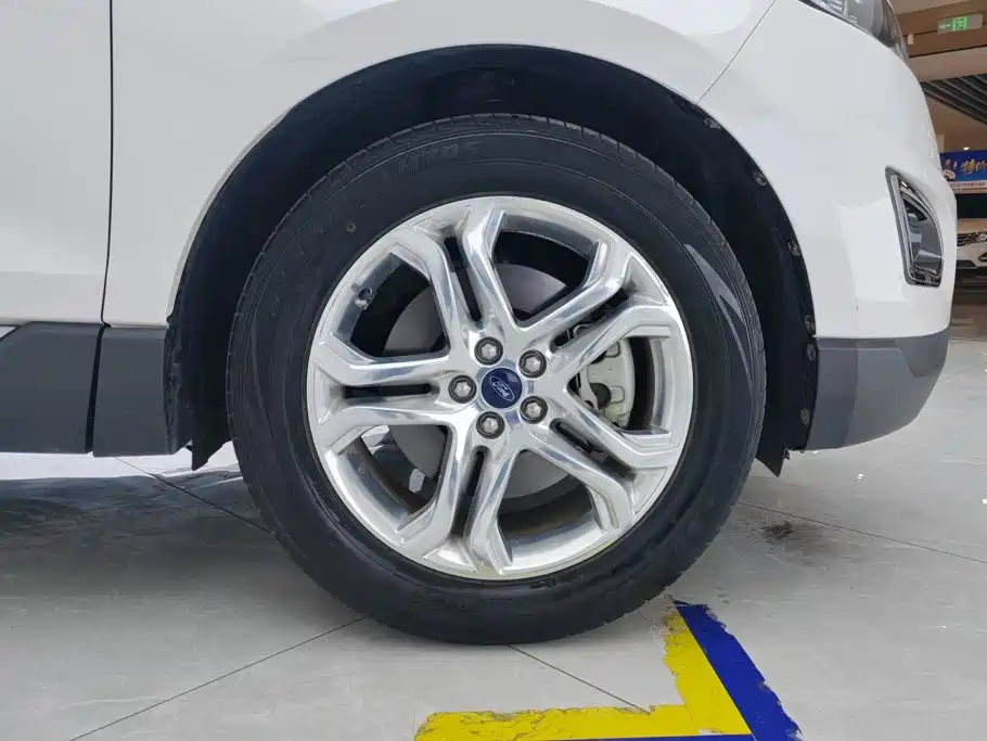 Ford Edge — миниатюра 6