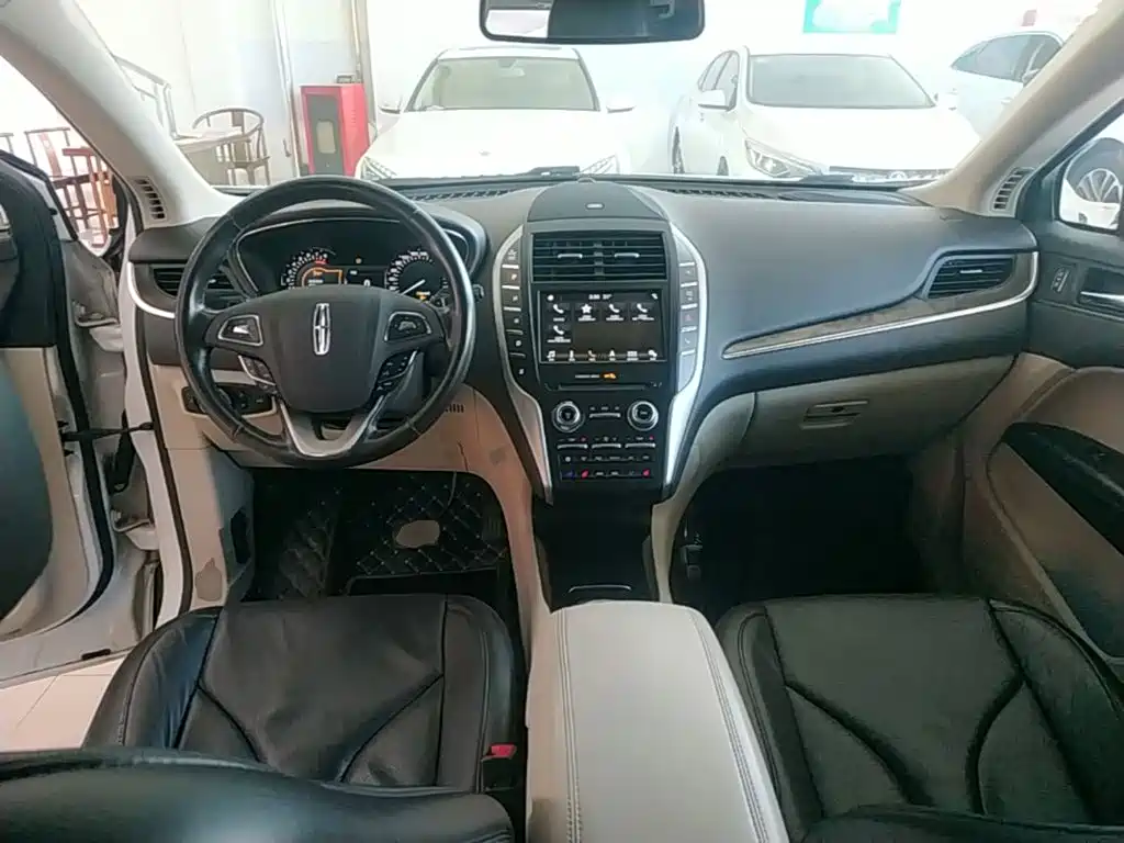 Lincoln MKC — миниатюра 10