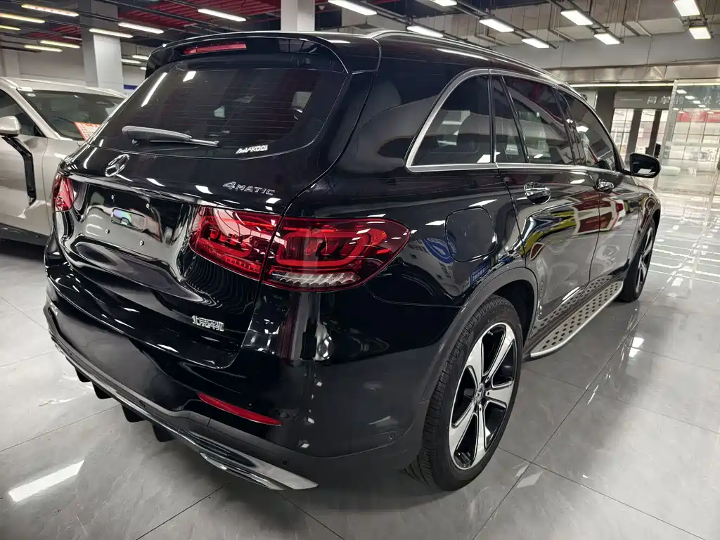MERCEDES-BENZ GLC