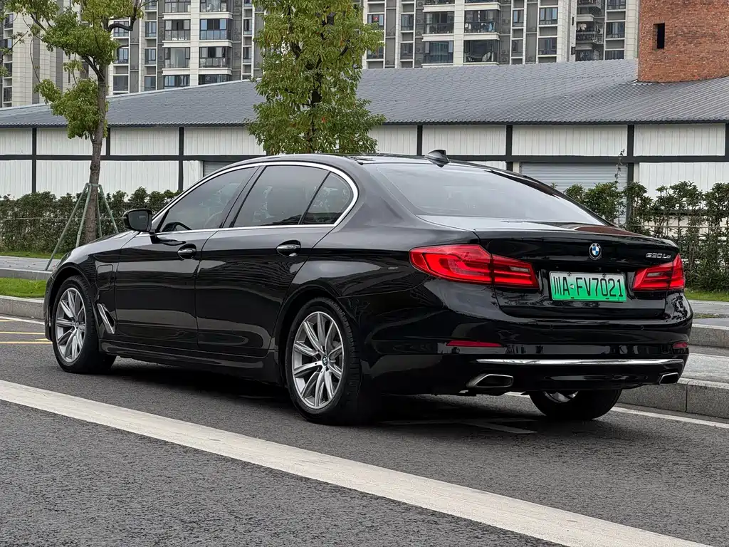 BMW 5 Series New Energy — миниатюра 16