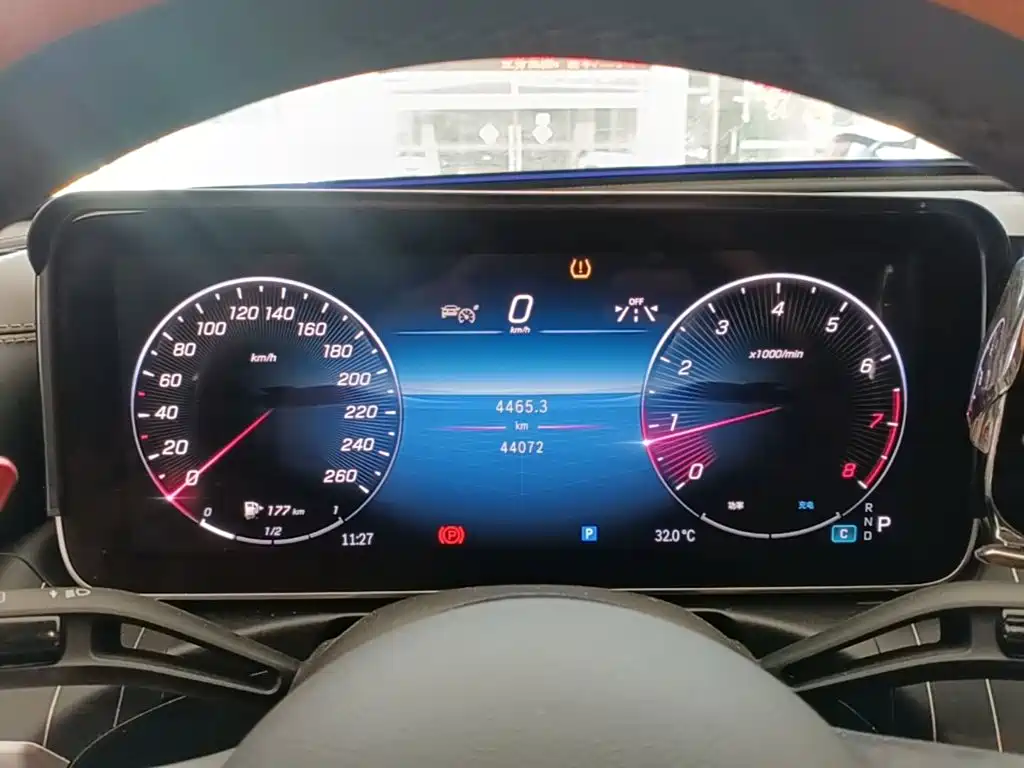 Mercedes-Benz C-Class — миниатюра 12