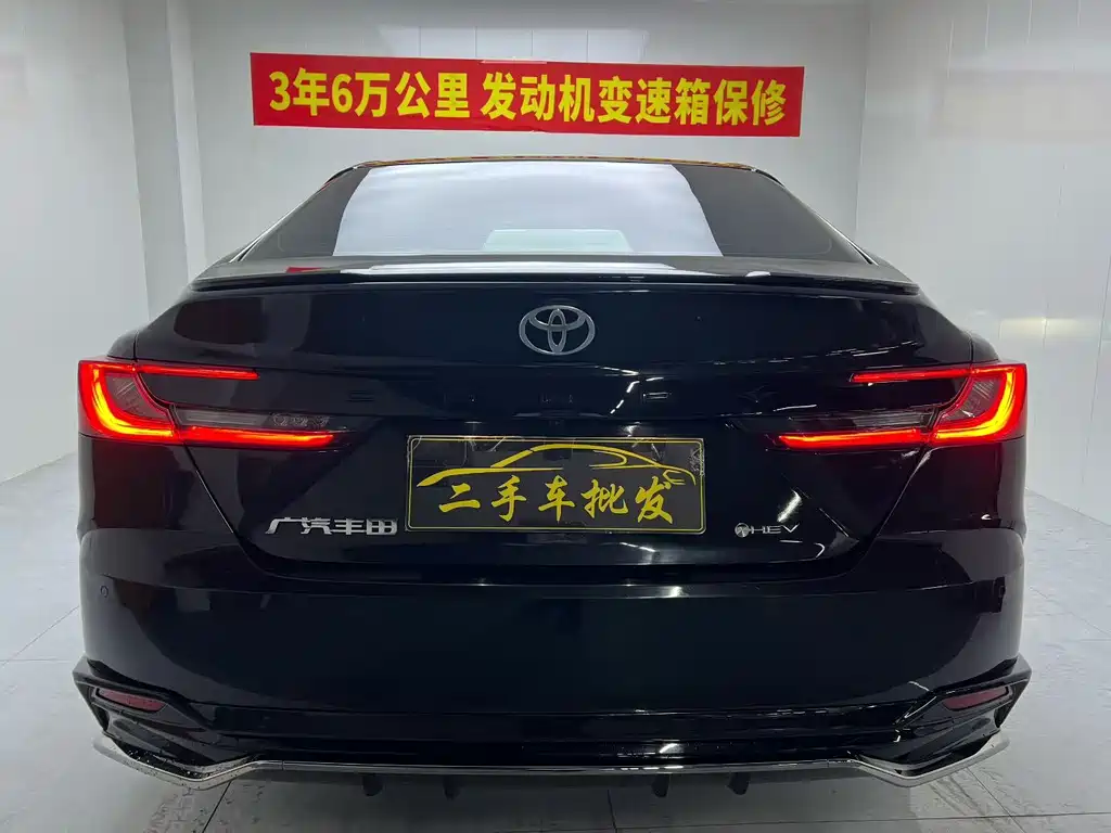 Toyota Camry — миниатюра 5