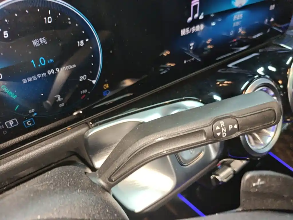 Mercedes-Benz GLB — миниатюра 14