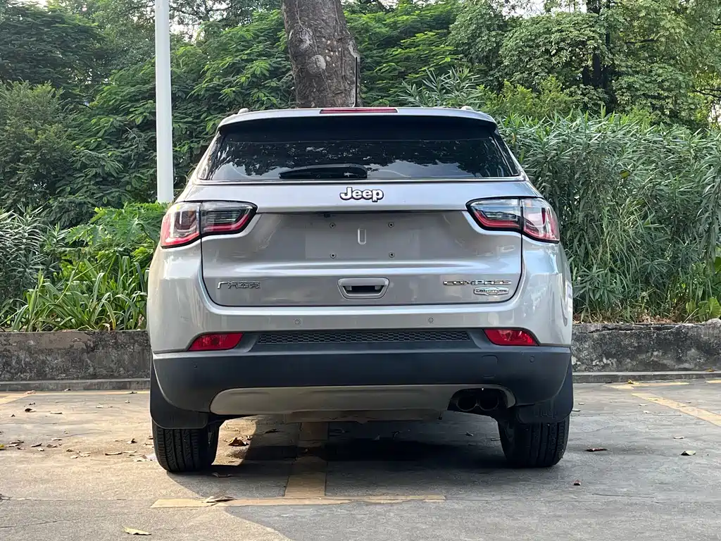 Jeep Compass — миниатюра 8