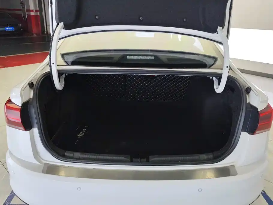 Volkswagen Bora — миниатюра 4