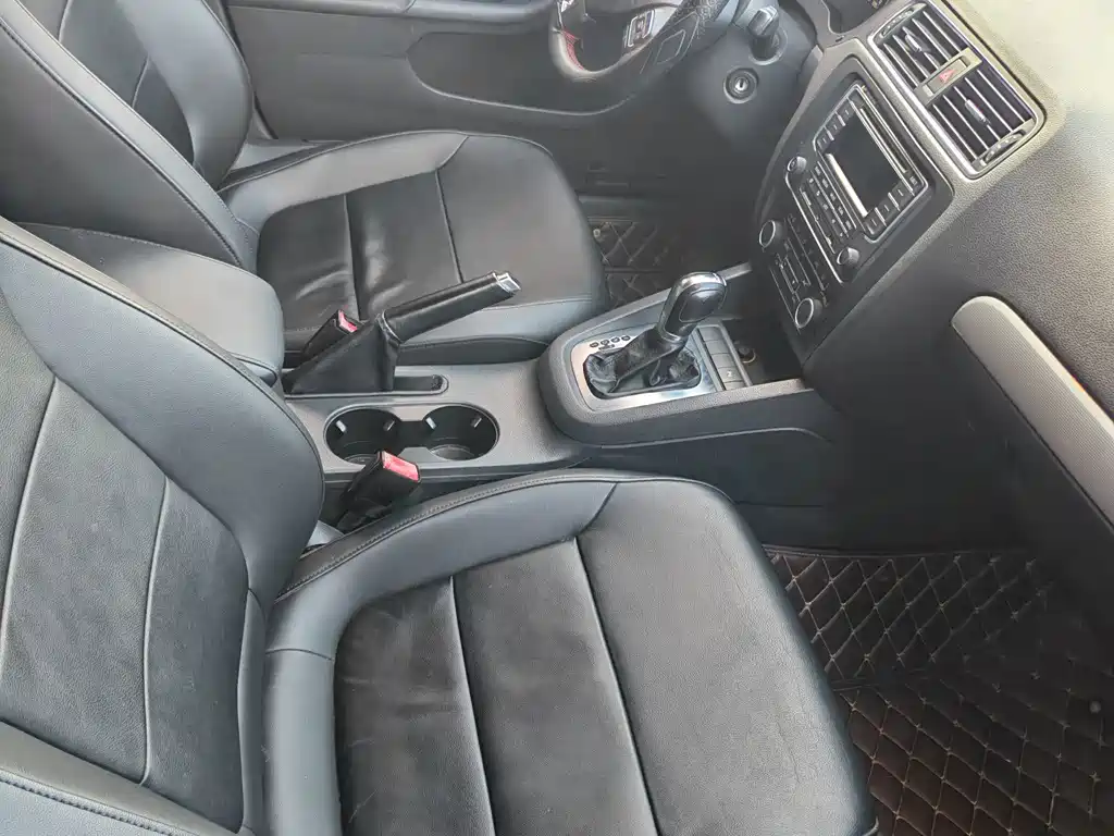 Volkswagen Sagitar — миниатюра 6