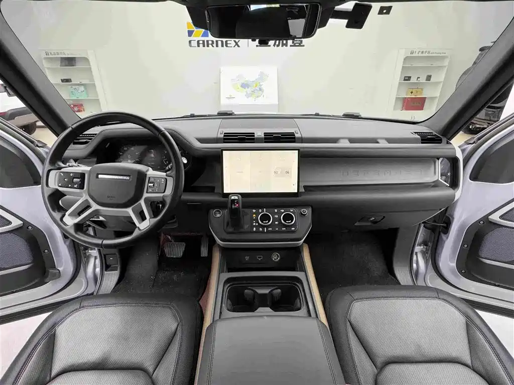 Land Rover Defender — миниатюра 11