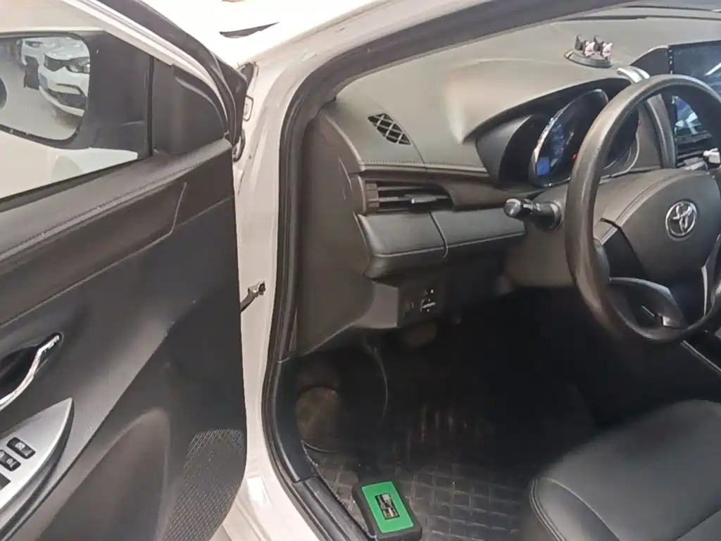 Toyota Yaris L — миниатюра 16