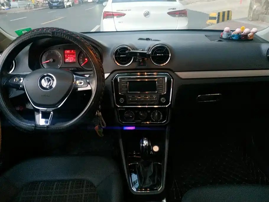 Volkswagen Jetta — миниатюра 12