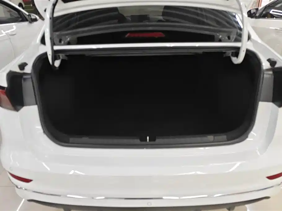 GEELY AUTOMOBILE EMGRAND