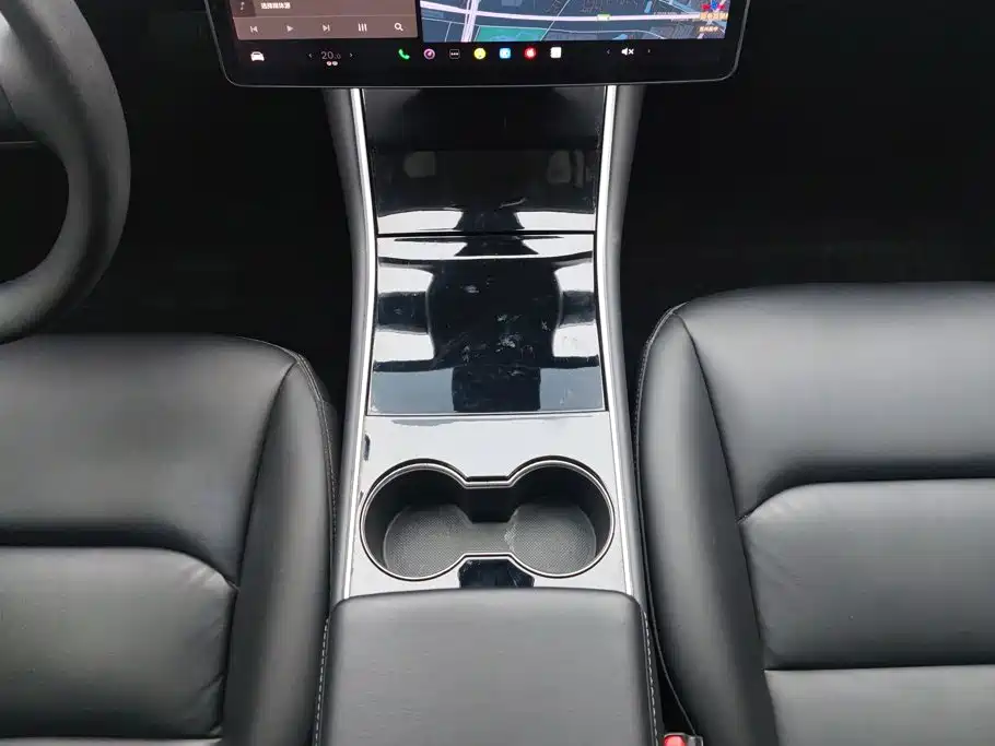 Tesla Model 3 — миниатюра 16