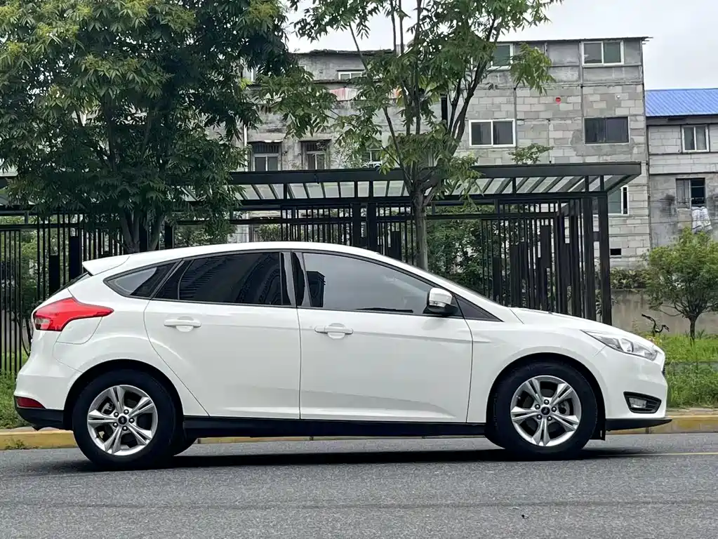Ford Focus 2015 1.6L AT Comfort