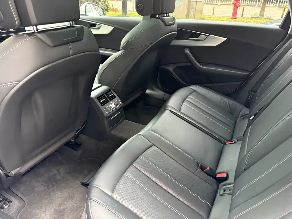 Audi A4L — миниатюра 11