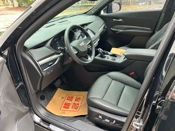 Cadillac XT4 — миниатюра 5