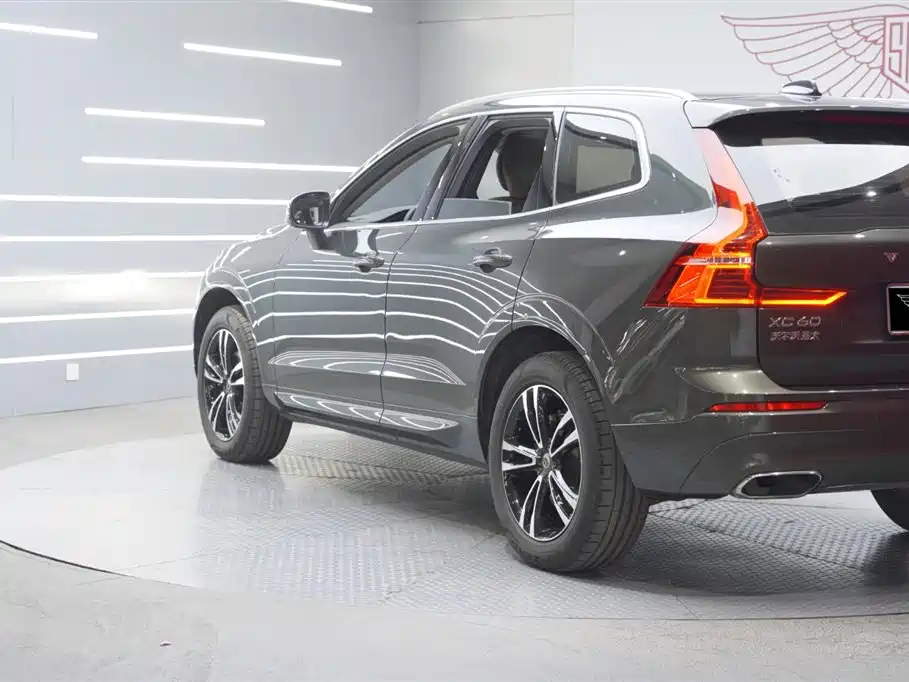VOLVO  XC60