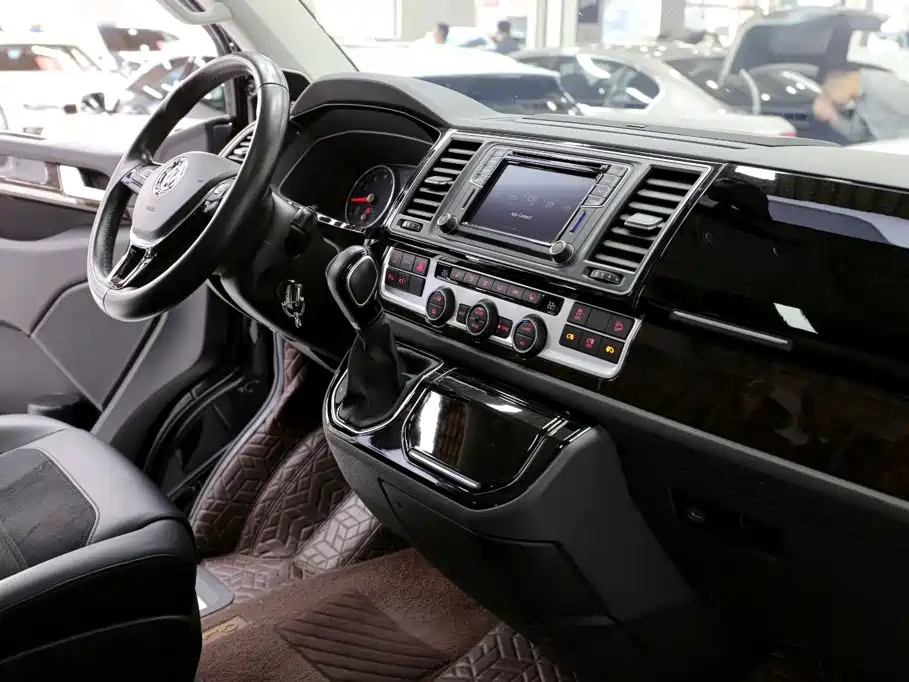 Volkswagen Multivan — миниатюра 18