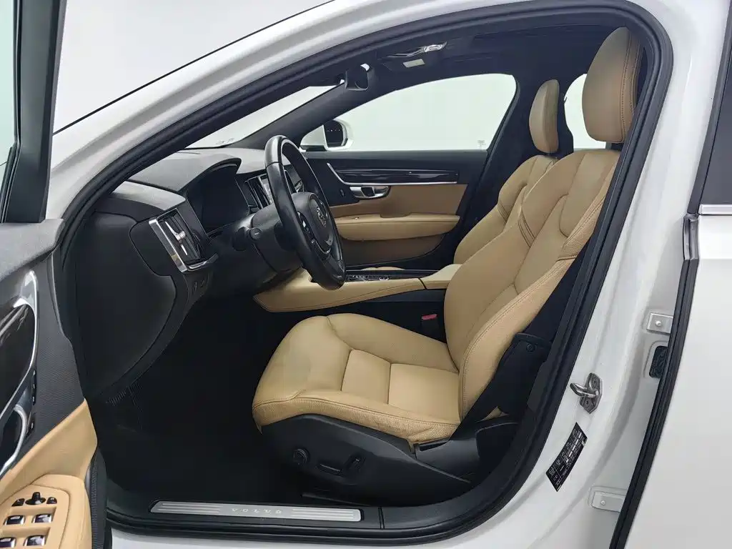 Volvo S90 — миниатюра 10