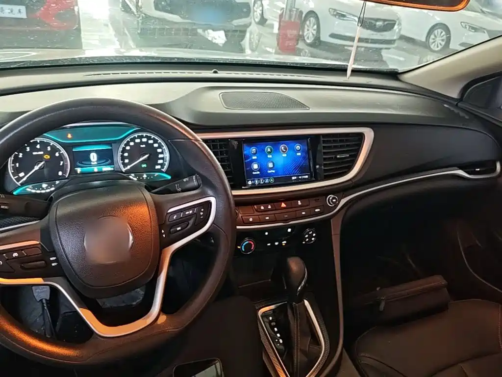 Buick Excelle — миниатюра 10