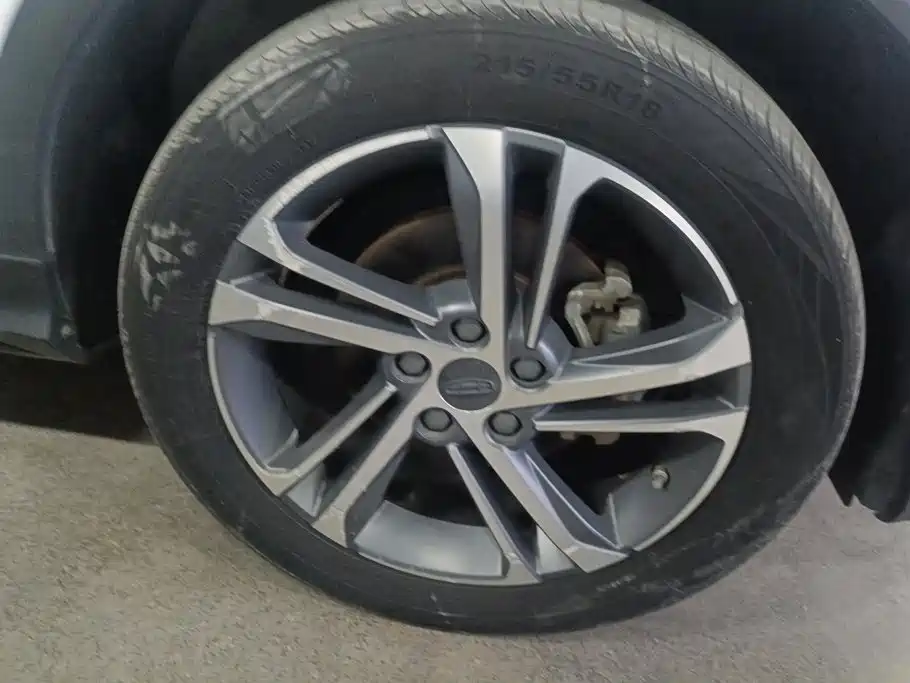 Geely Binyue — миниатюра 6