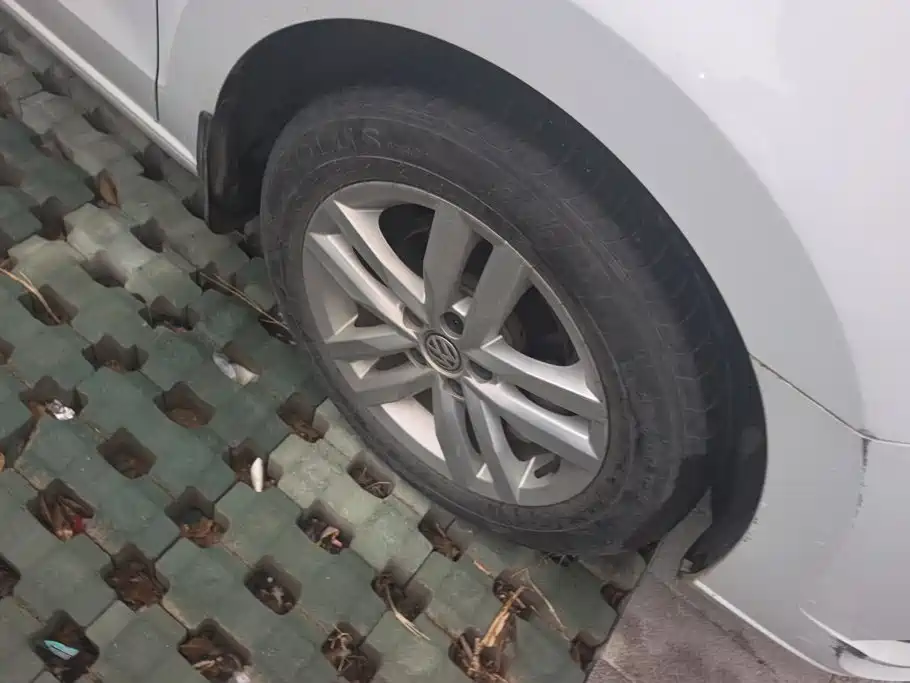 Volkswagen Jetta — миниатюра 6
