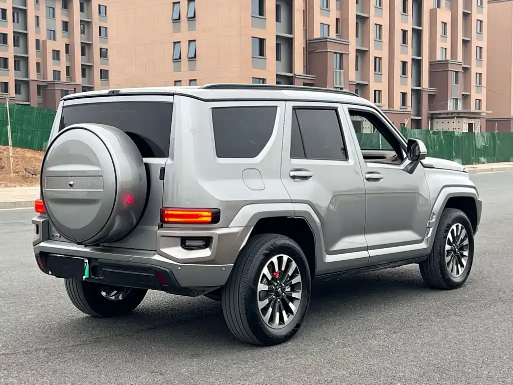 TANK TANK 700 NEW ENERGY