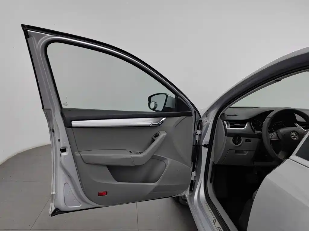 Skoda Octavia — миниатюра 8