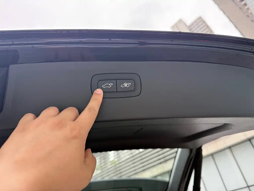 Volvo XC90 — миниатюра 14