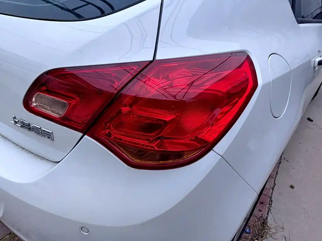 Buick Excelle — миниатюра 8