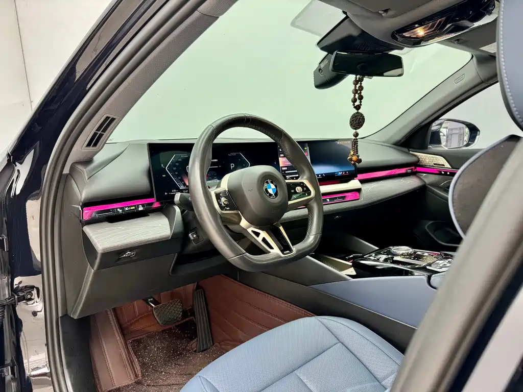 BMW 5 Series — миниатюра 8