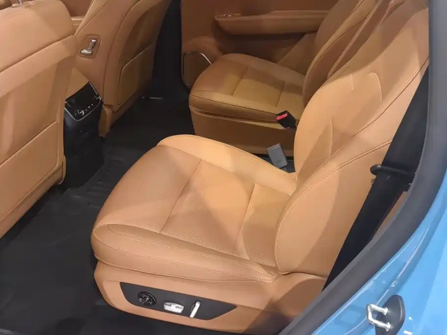 Li Auto Li ONE — миниатюра 11