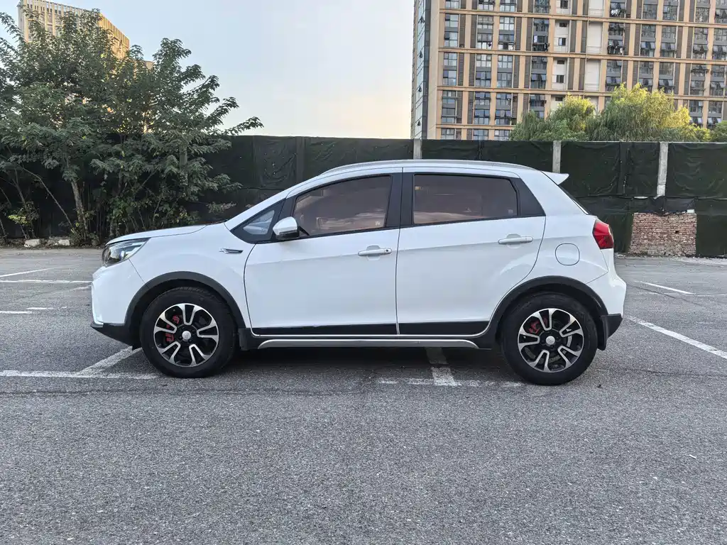 Geely Vision X3 — миниатюра 3