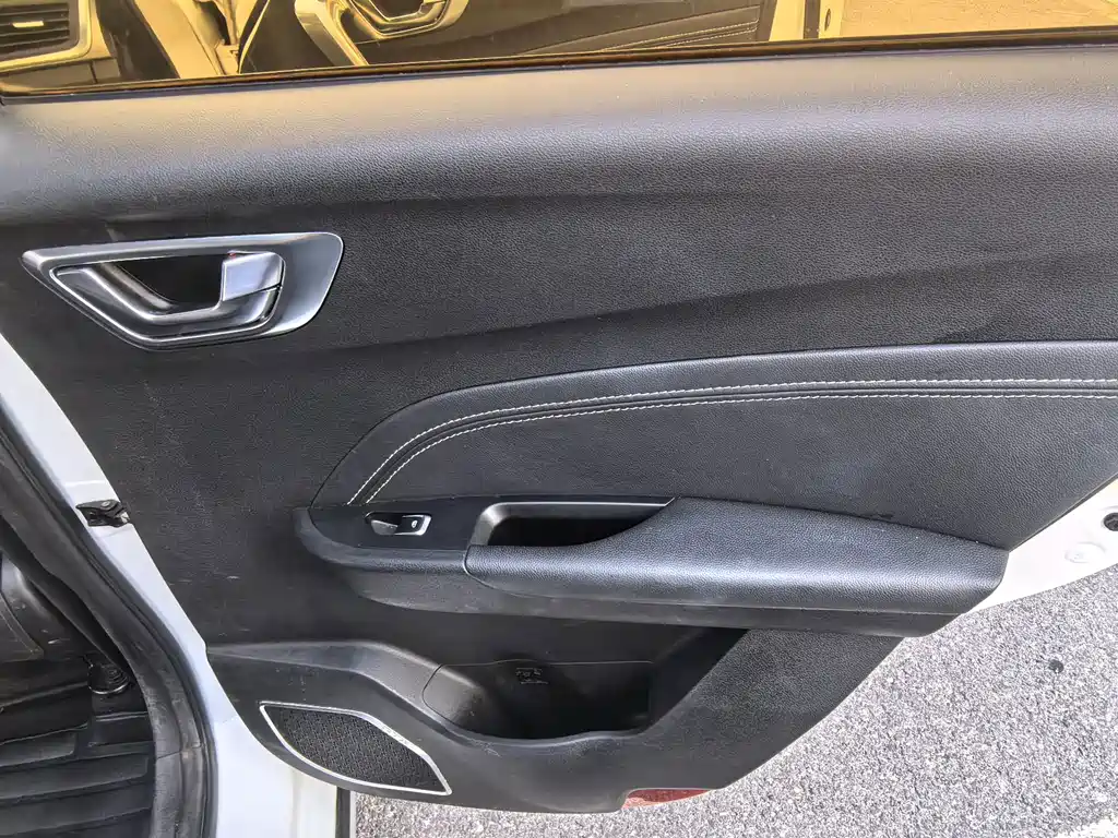 Geely Vision X3 — миниатюра 16