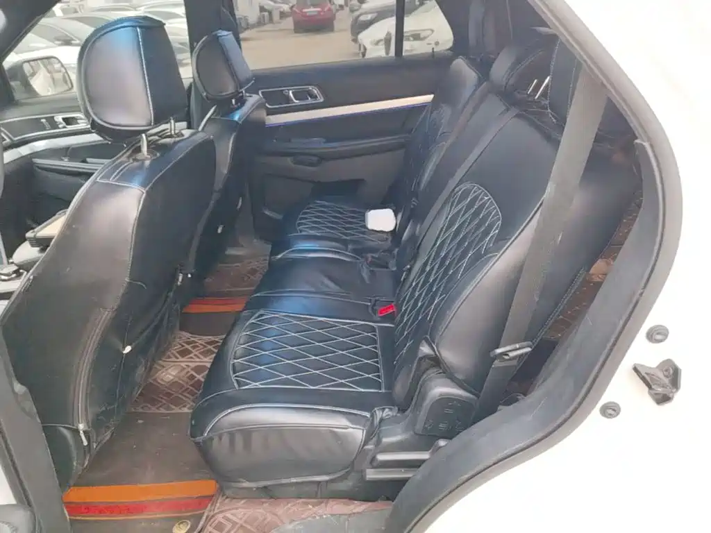 Ford Explorer (Import) — миниатюра 17