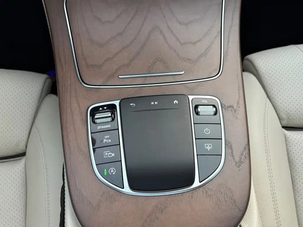 Mercedes-Benz E-Class — миниатюра 15