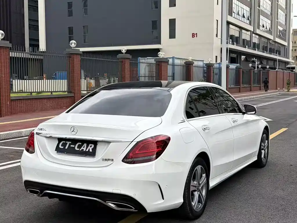 Mercedes-Benz C-Class — миниатюра 15