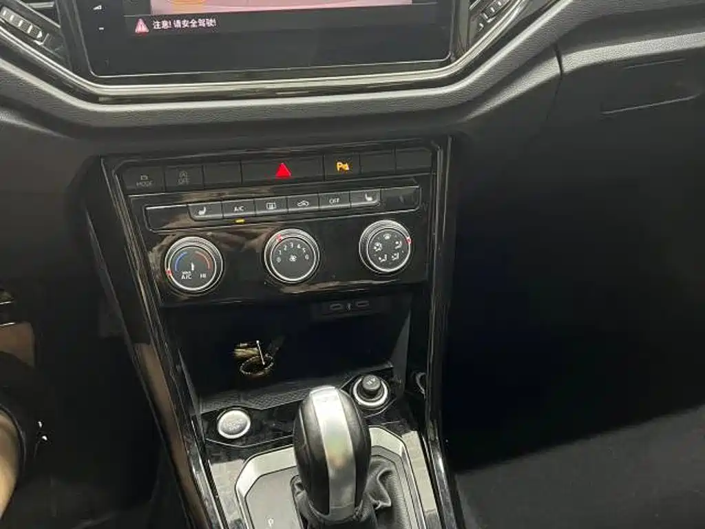 Volkswagen T-Roc — миниатюра 12