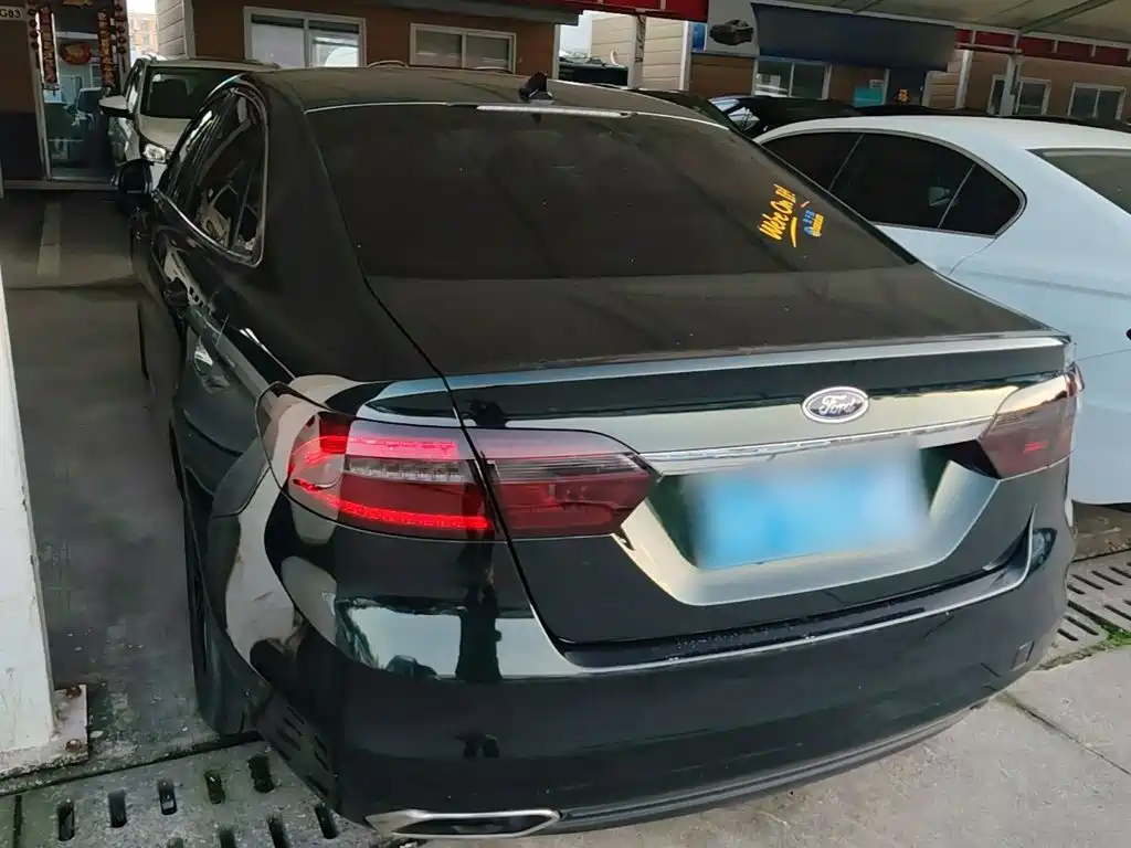 Ford Taurus — миниатюра 5