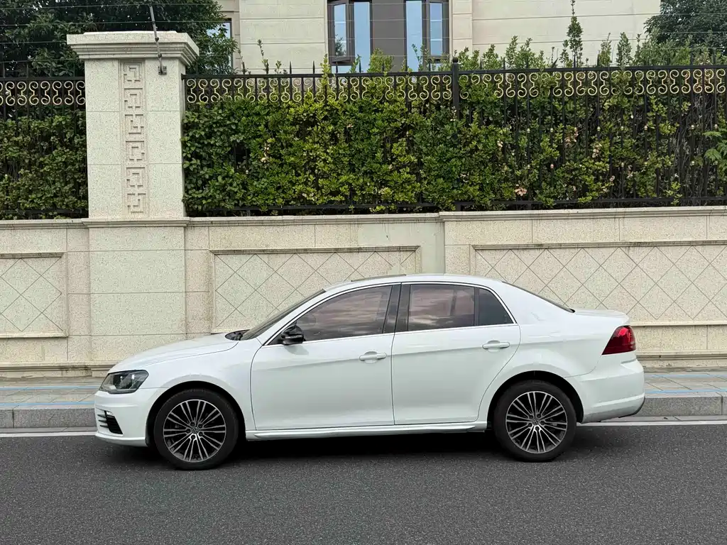 Volkswagen Bora — миниатюра 3