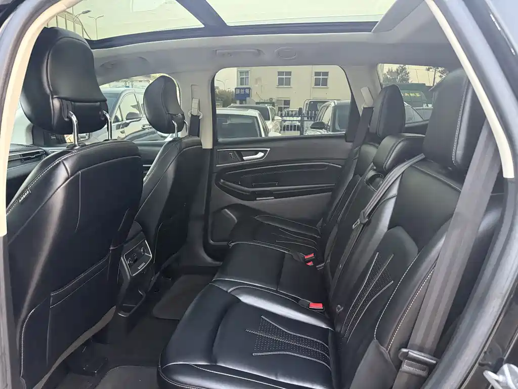 Ford Edge — миниатюра 7