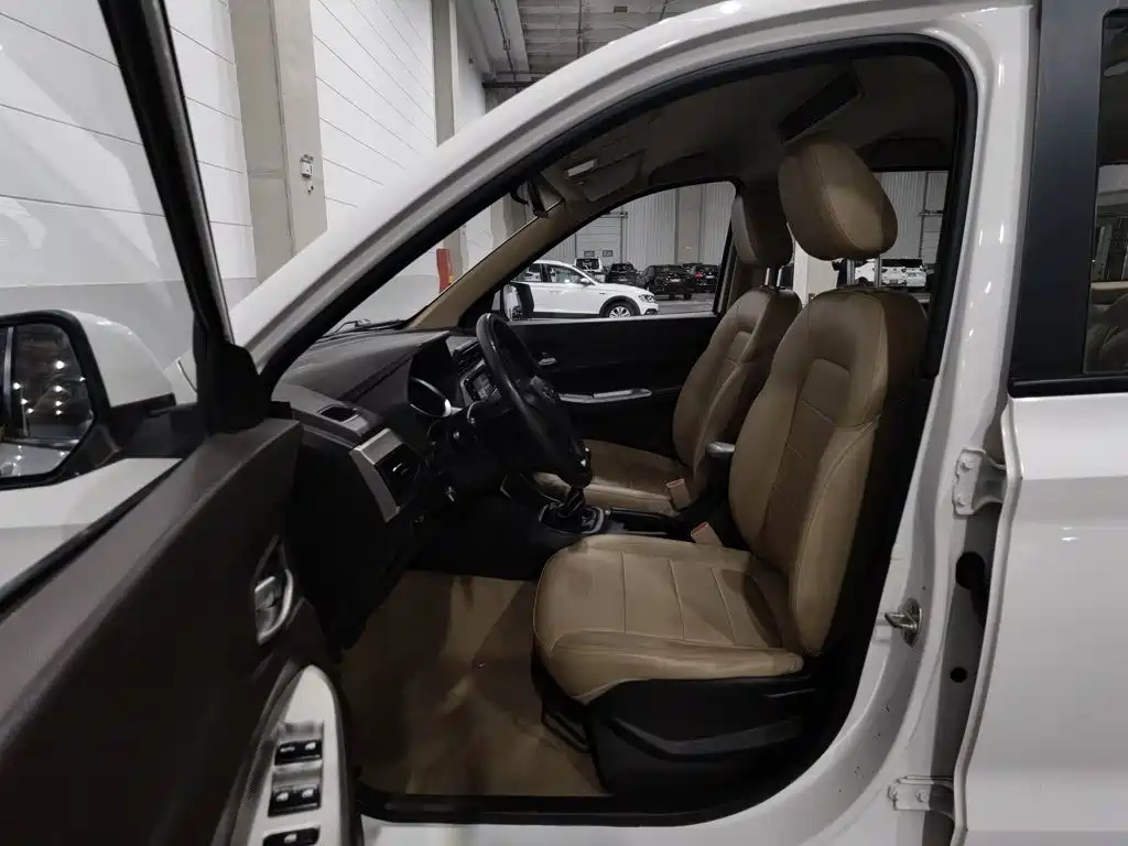 Wuling Hongguang — миниатюра 10