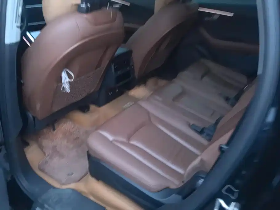 Audi Q7 — миниатюра 11