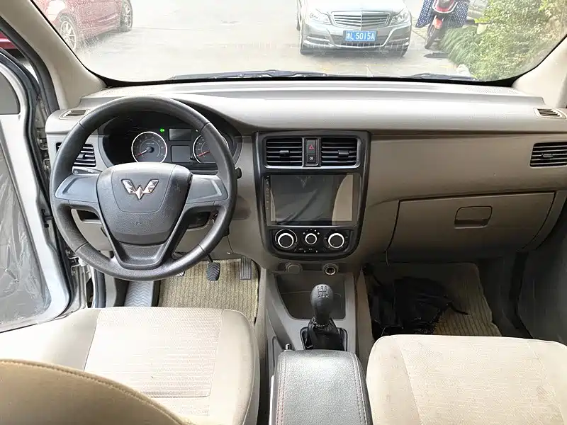 Wuling Rongguang V — миниатюра 8