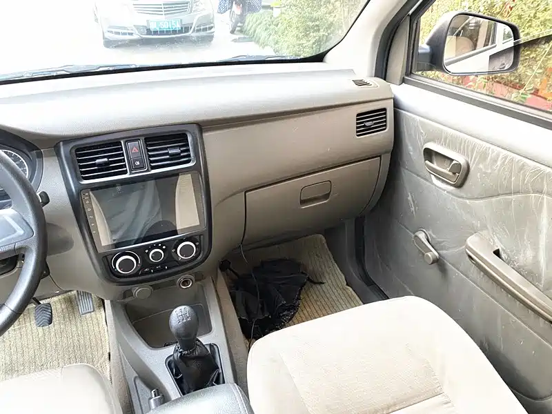 Wuling Rongguang V — миниатюра 10