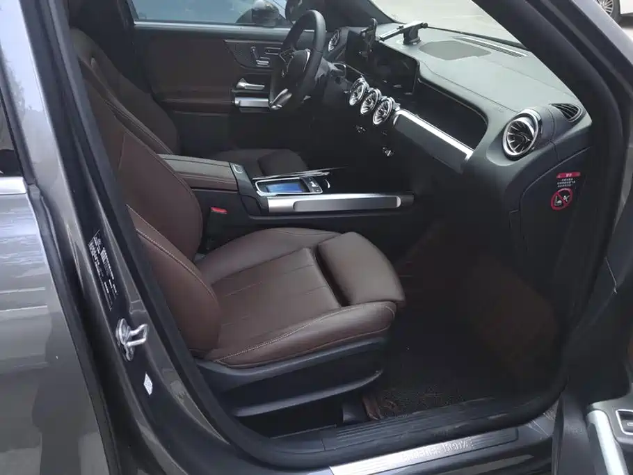 Mercedes-Benz GLB — миниатюра 8