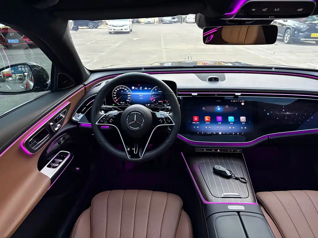 Mercedes-Benz E-Class — миниатюра 8