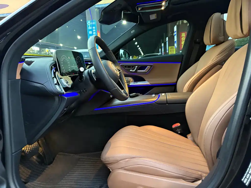 Mercedes-Benz E-Class — миниатюра 12
