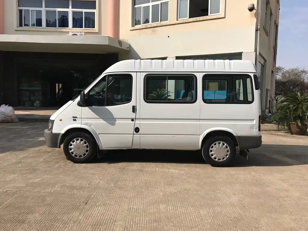 Ford Transit Classic — миниатюра 3