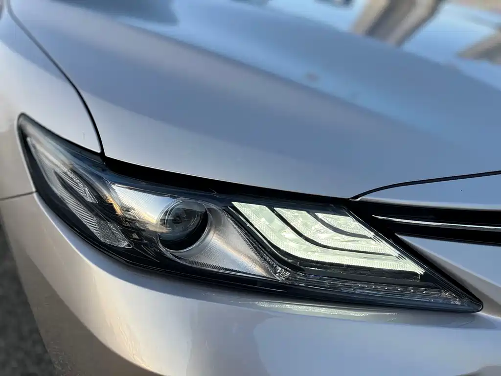 Toyota Camry — миниатюра 10